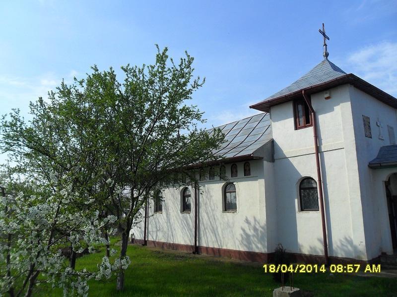 Biserica - vedere exterioară